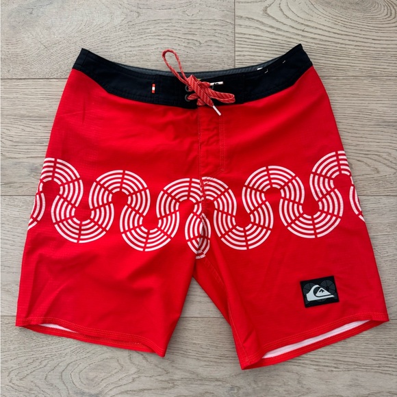 Highlite Tokolo 19" men’s Quicksilver Board short size 28 - Picture 1 of 5